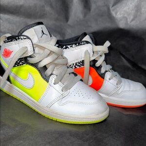 Air Jordan 1 Mid SE Volt Turf Orange 13C